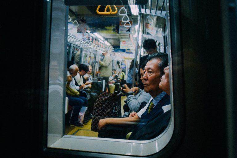 Jak napisać CV, które od razu przyciągnie uwagę rekrutera w 2026 roku?